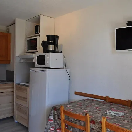 Proche Village Avec Parking - Fr-1-693-52 *